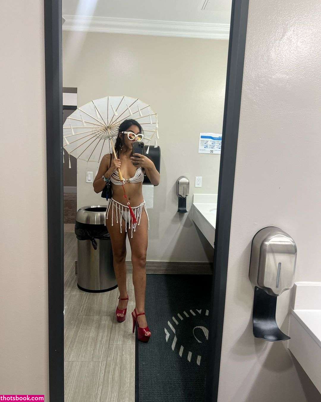 Claire Black Photo #28