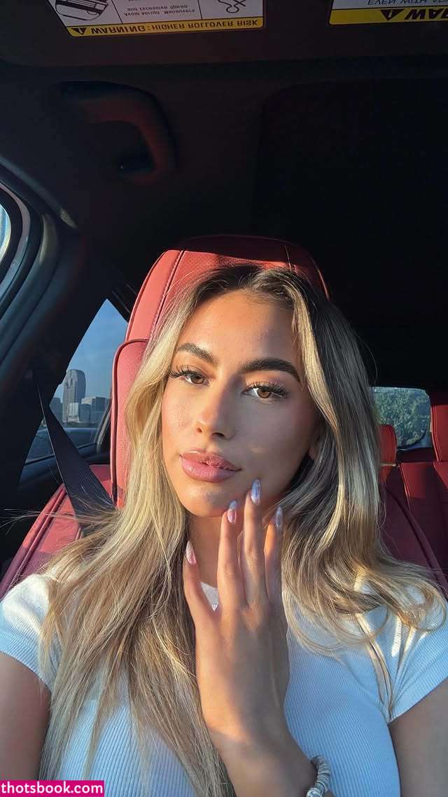 Emily Landon Photo #3