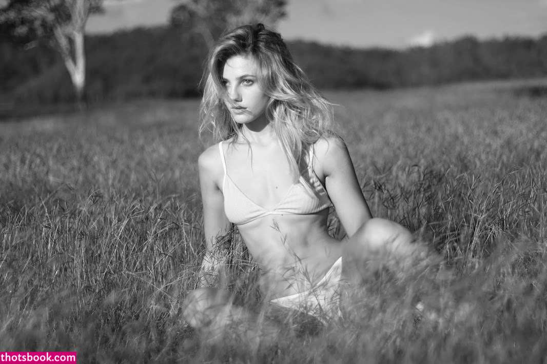 Jemima Robinson Photo #4