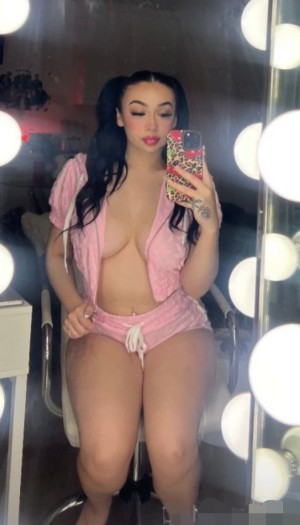 Josie Alesia Photo #7