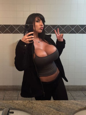 Alondra Roi Photo #62