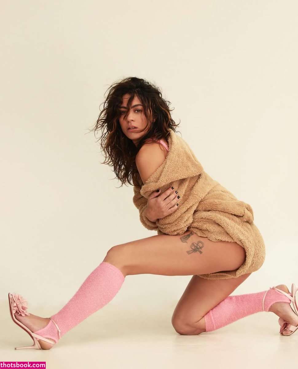 Carol Castro Photo #9