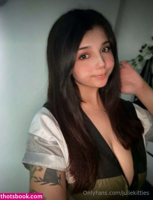 juliekitties Photo #6