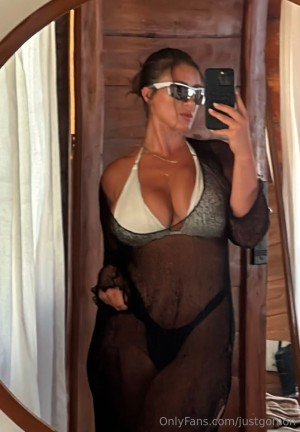 Monique Hristovska Photo #48