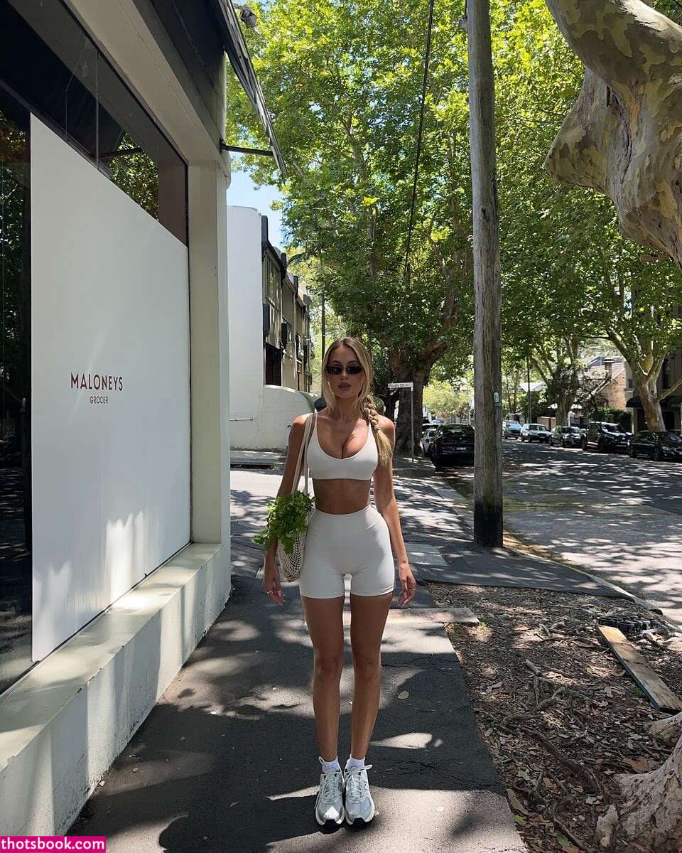 Emily Venz Photo #32