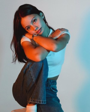 Zoe Manoek Photo #20