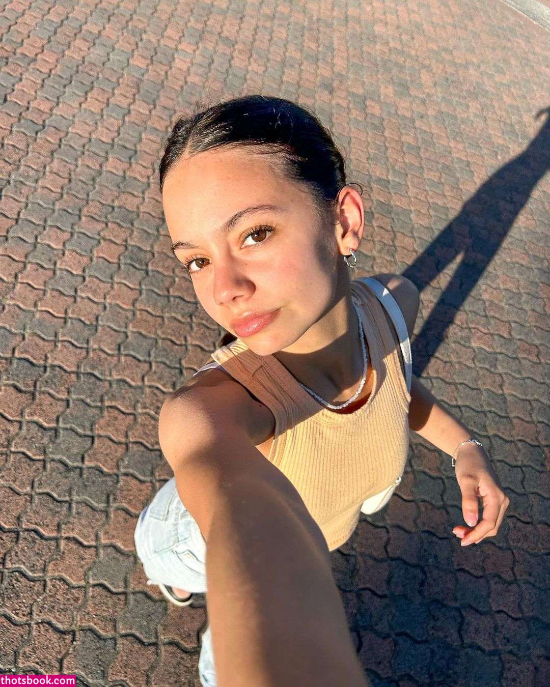 Zoe Manoek Photo #32