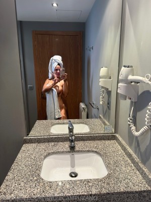 Angie Campuzano Photo #22