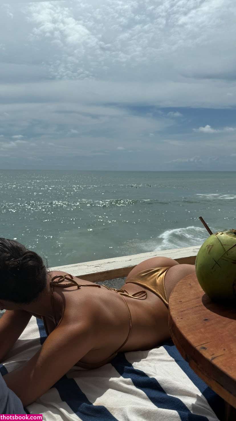 Ellie Schemz Photo #16