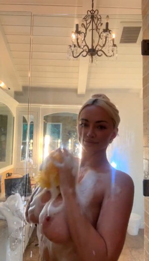 Lindsey Pelas Photo #1300