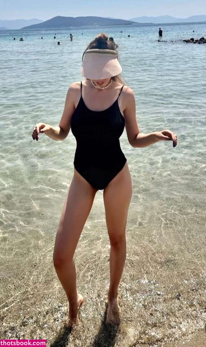 Serena Skybourne Photo #1