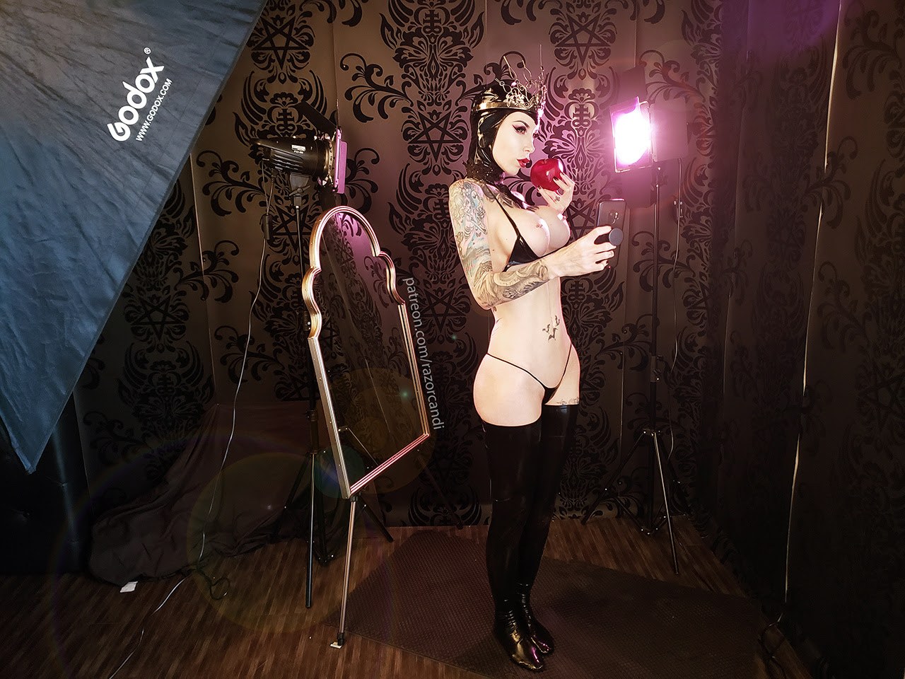 Razor Candi Photo #285