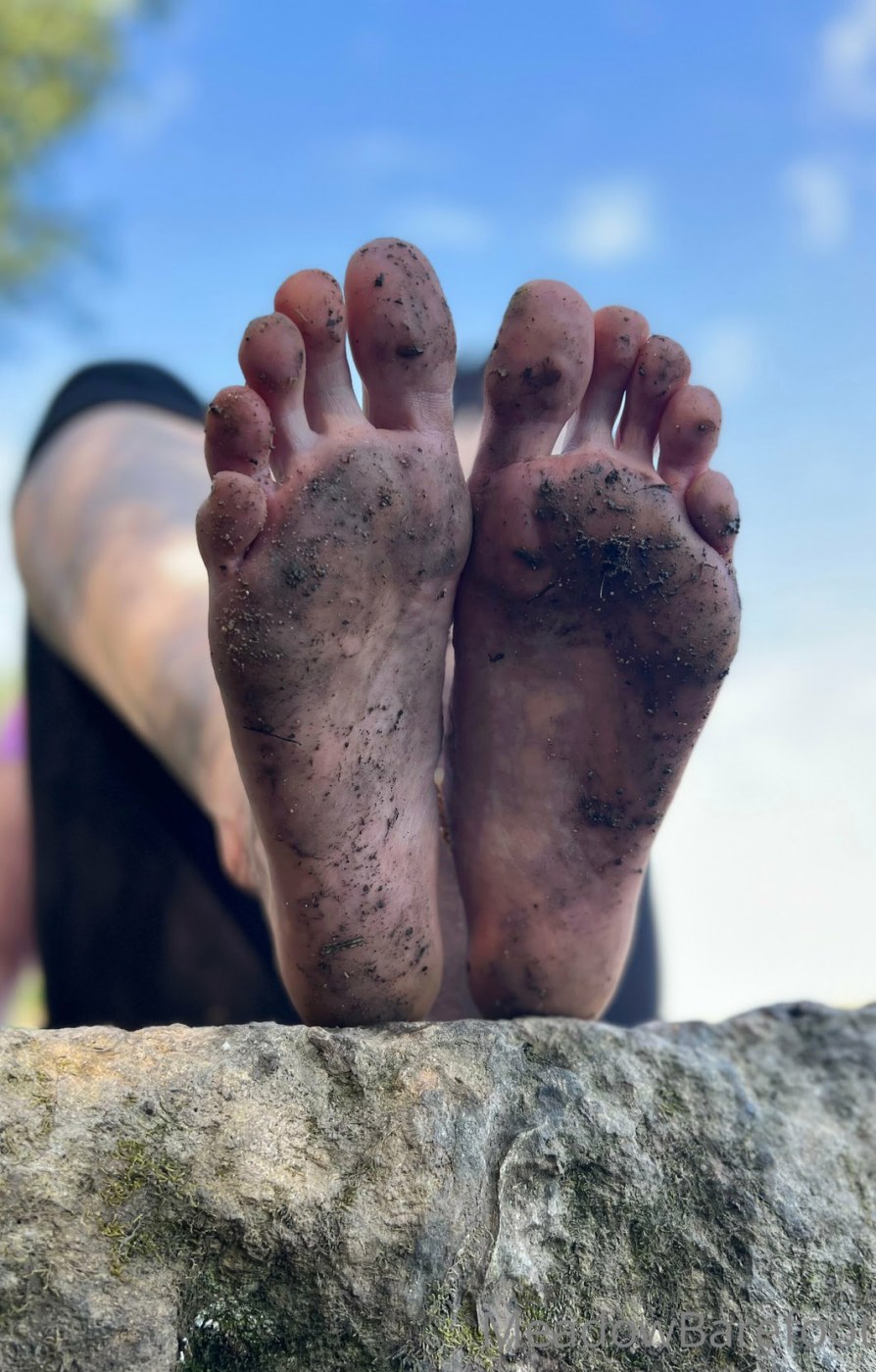 Meadow Barefoot Photo #33