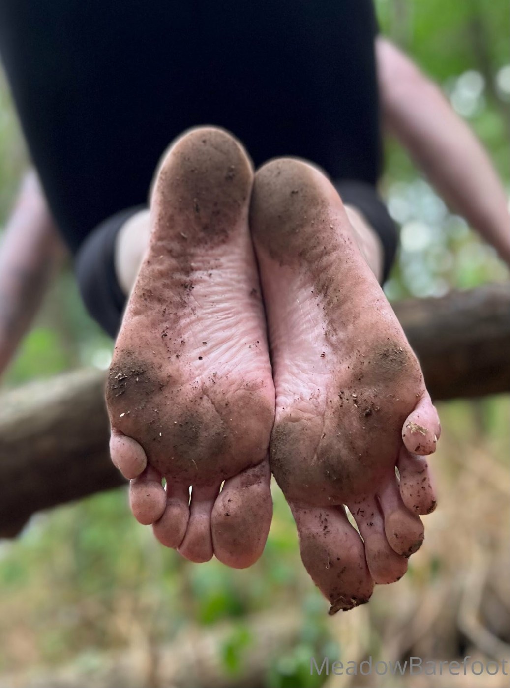 Meadow Barefoot Photo #26