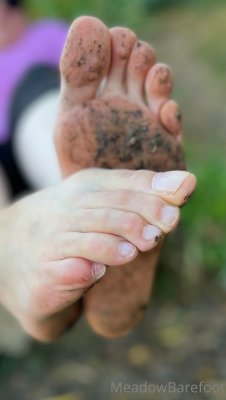 Meadow Barefoot Photo #25