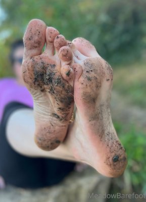 Meadow Barefoot Photo #30
