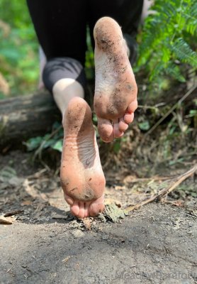 Meadow Barefoot Photo #49