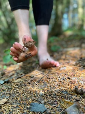Meadow Barefoot Photo #47