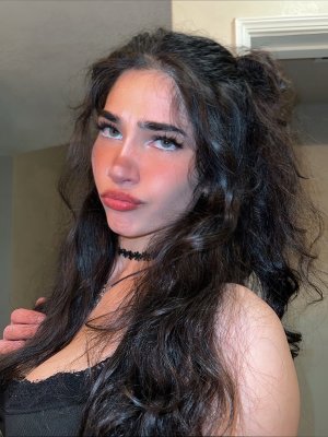Naila Iqbal Photo #3