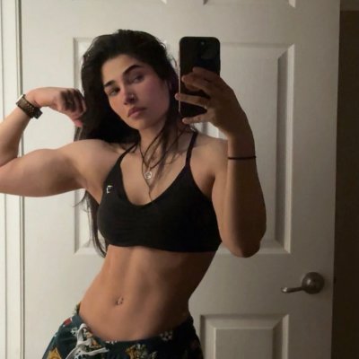 Naila Iqbal Photo #10