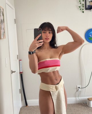 Naila Iqbal Photo #20