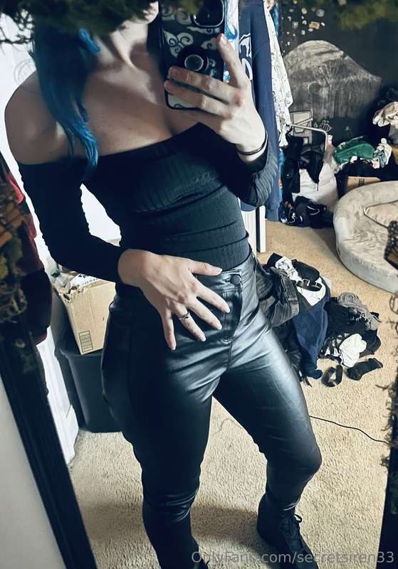secretsiren33 Photo #8