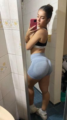 chloecheekz Photo #7