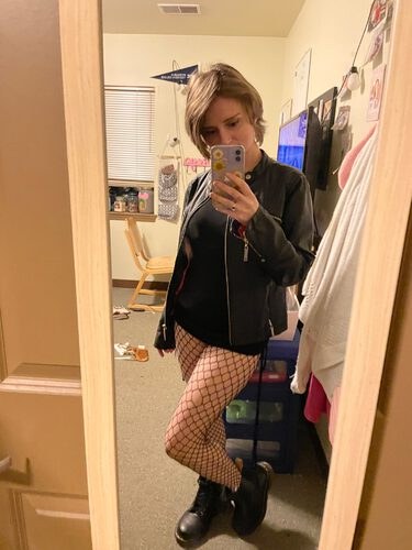 devilgirlkitten Photo #21