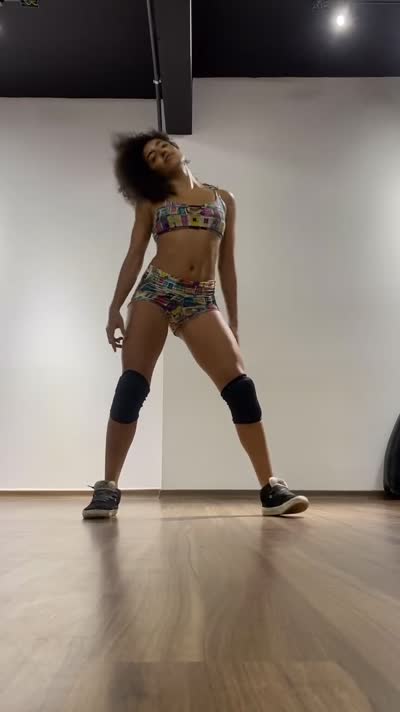 Vitoria Albanese Video #67