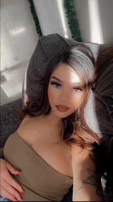 Haley Benitez Photo #8