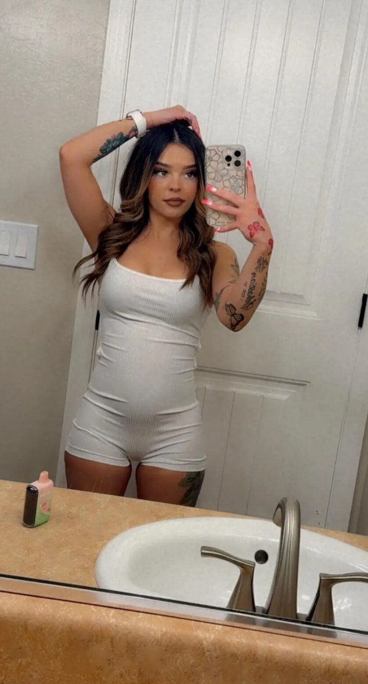Haley Benitez Photo #10