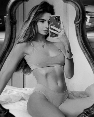 Angelina Texier Photo #22