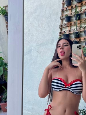 Carla Evellyn Post #3