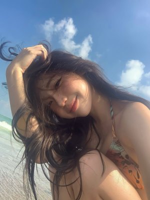 Ellen Tan Photo #44