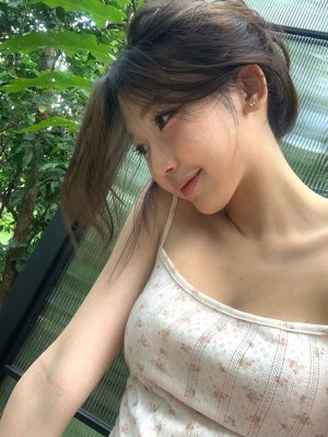 Ellen Tan Photo #65