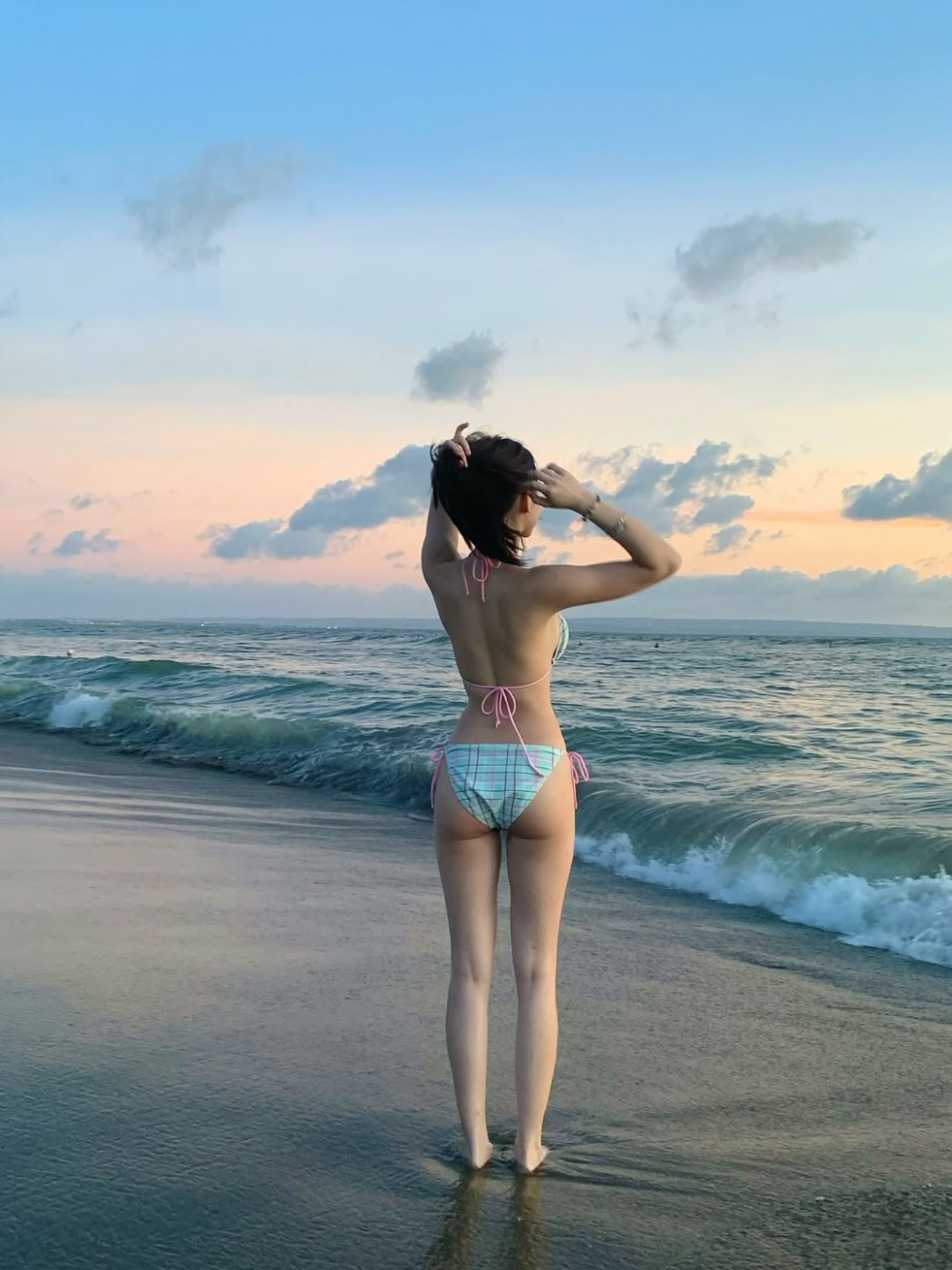 Ellen Tan Photo #70