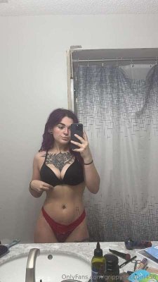 grippysockgirl456 Photo #4