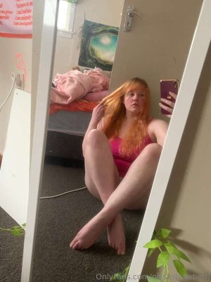 nissastrawberri Photo #21