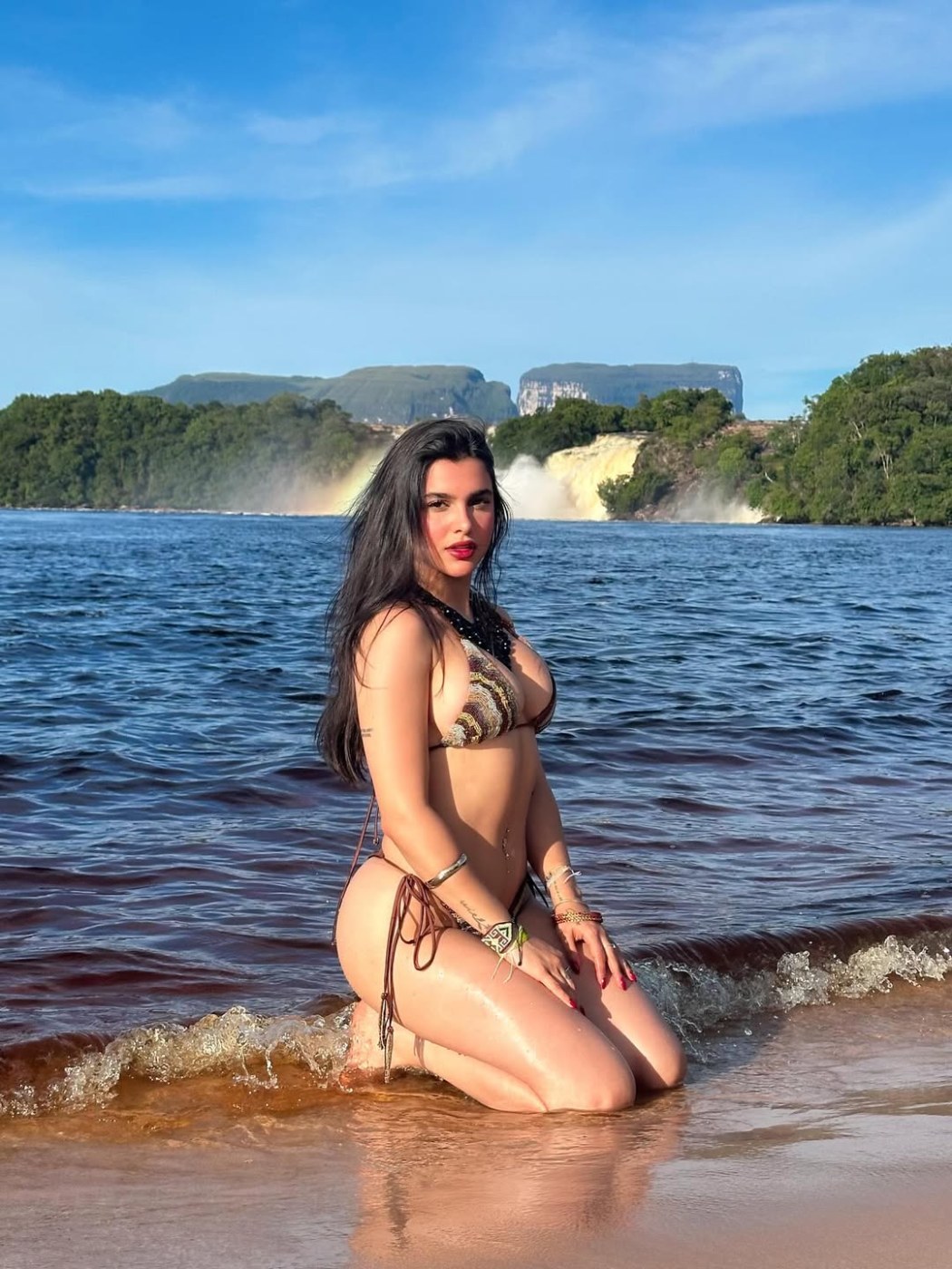 Valeria Carruyo Photo #9