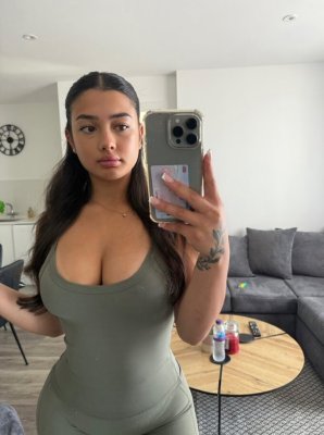 Tianaaxrose Photo #6