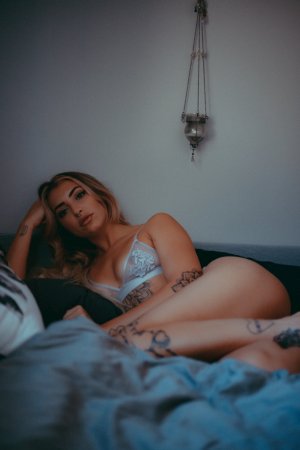 Miss Angeliquew Photo #31