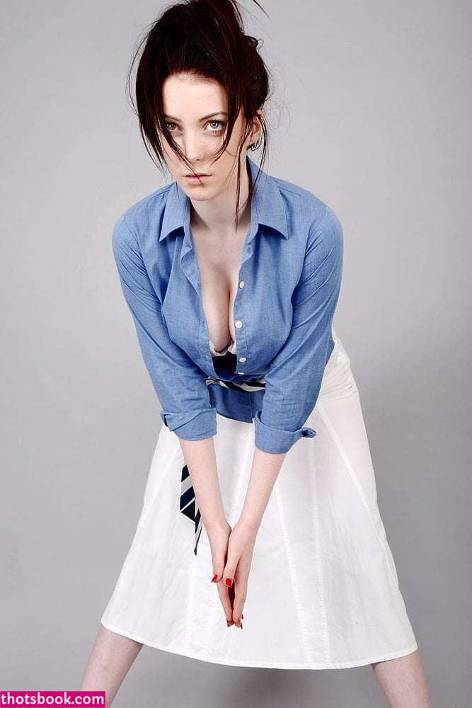 Alice Brookes Photo #30