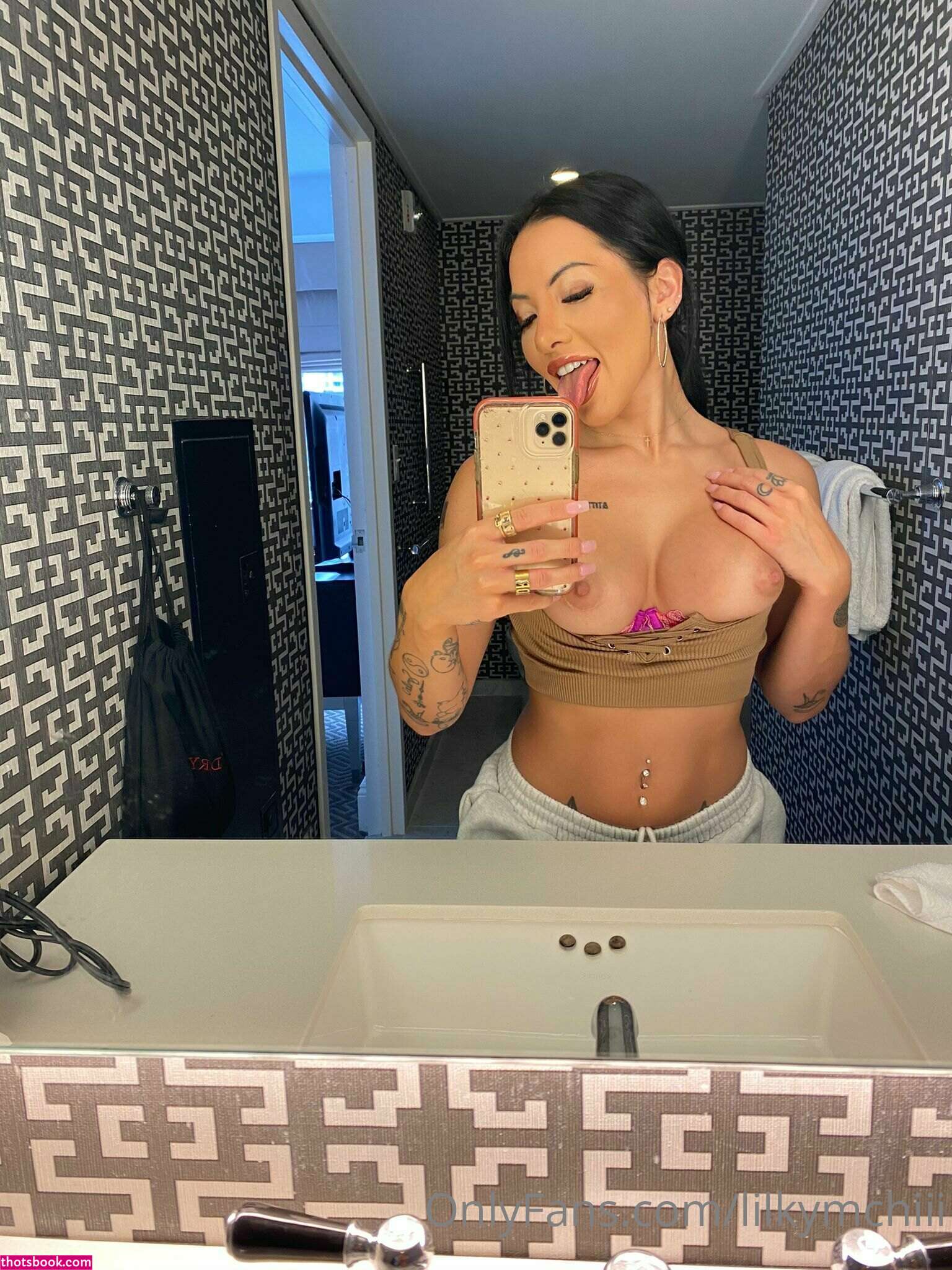 Morgan Lee Photo #107