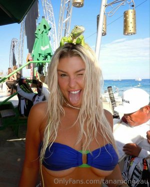 Tana Mongeau Photo #81