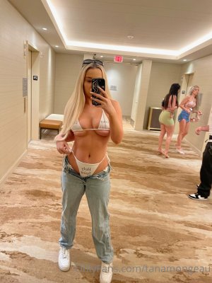 Tana Mongeau Photo #95