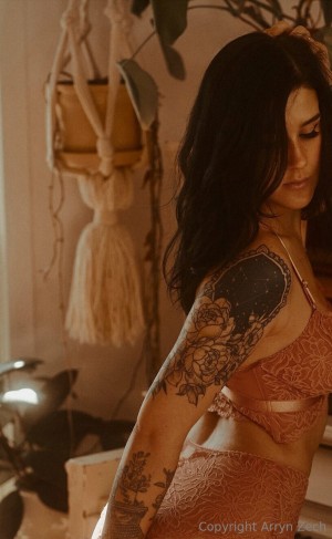 Arryn Zech Photo #351