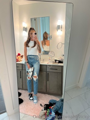 Woah Vicky Photo #26