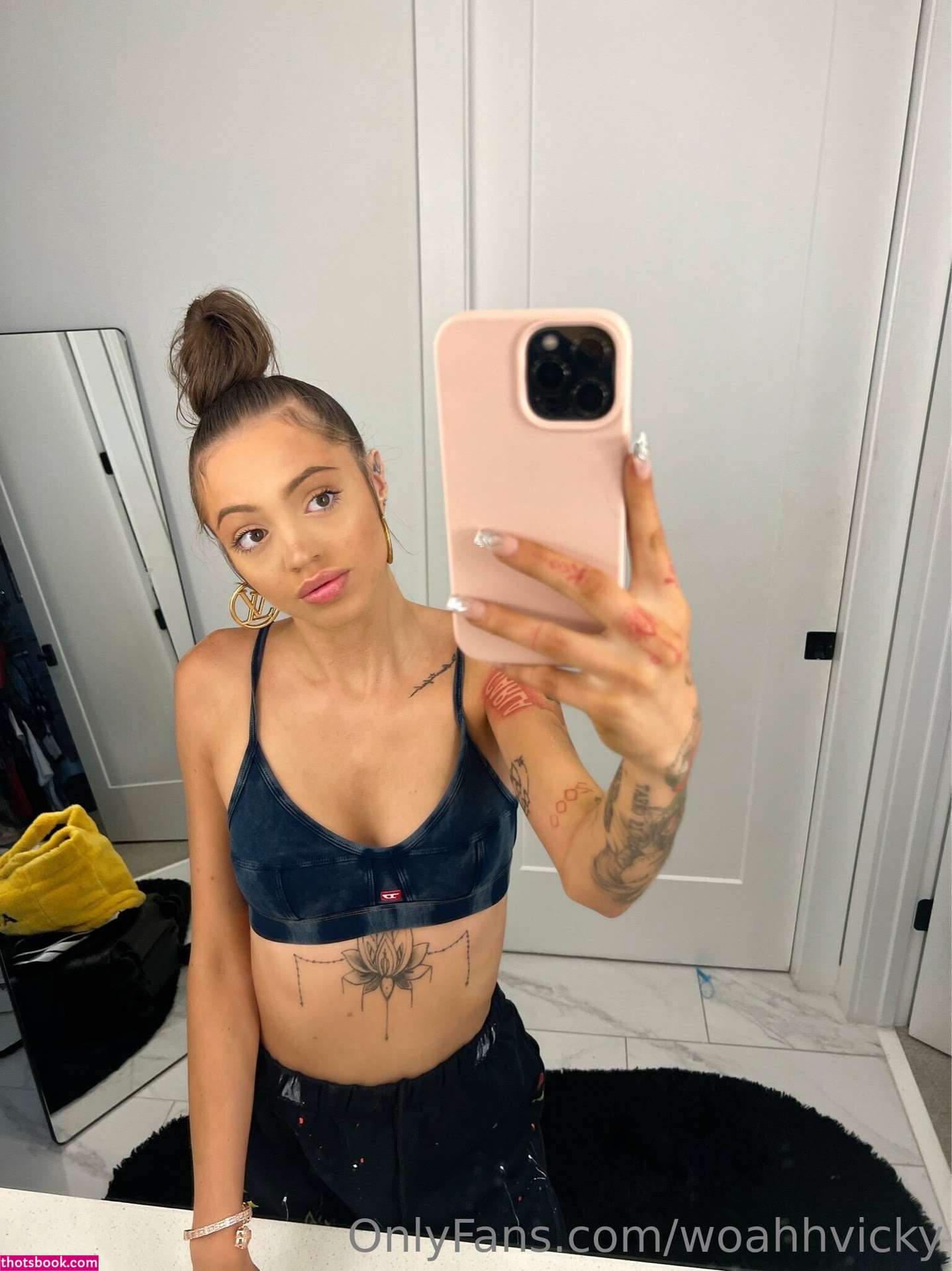 Woah Vicky Photo #97