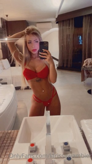 Larissa Wambier Photo #73