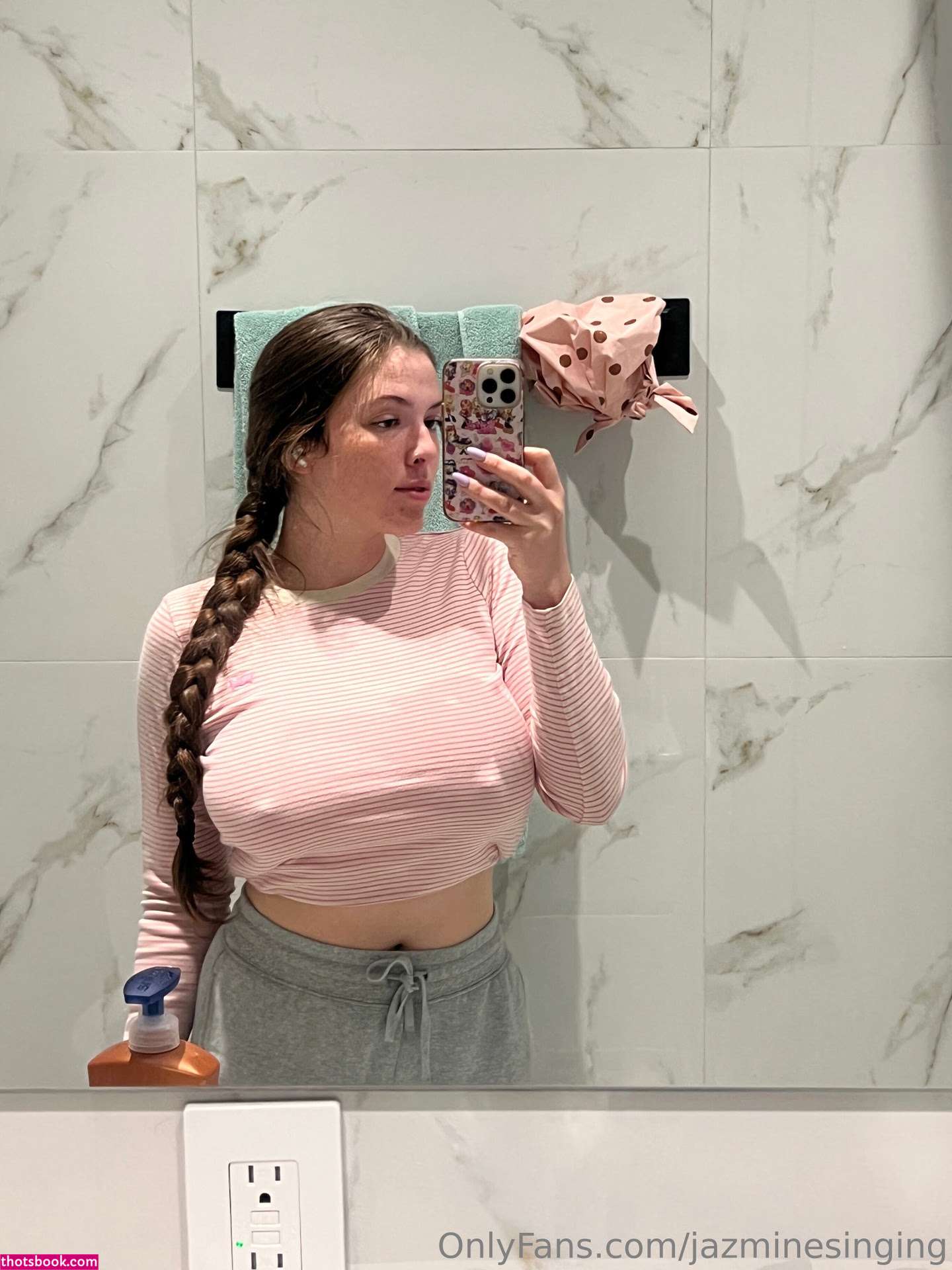 Jazmine Singing Photo #110